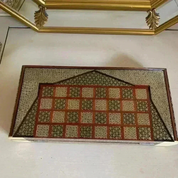 Persian Handmade Khatam backgammon & chest board ,and pieces 11x11 inches - Picture 6 of 9